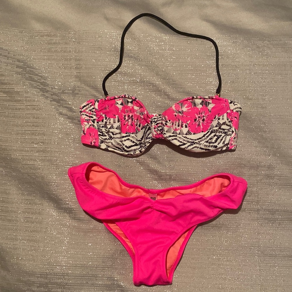 Pink Victoria’s Secret bikini